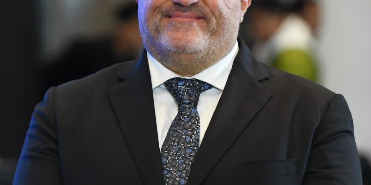 تعاون أورنچ وهواوي لتطبيق أول تقنية من نوعها عالمياً لإلغاء التداخل الترددي (CCIC) على شبكات الميكروويف