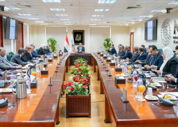 تنظيم الاتصالات: توصية بالتوسع في تصنيع أجهزة الشبكات وتطوير مراكز البيانات وخدمات الحوسبة السحابية