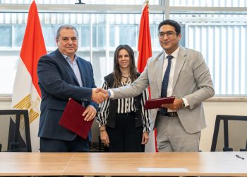 تعاون هيئة المواصفات والجودة وPhotonX لإصدار شهادات الاعتماد والتقارير الفنية