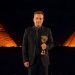 بالصور .. وليد الحريري يحصد جائزة أفضل مصمم إضاءة لعام 2026